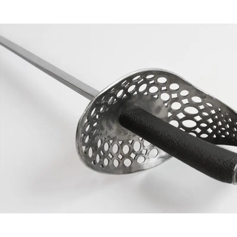 sabre-dentelle-sabre-amhe-peter-regenyei (2).webp